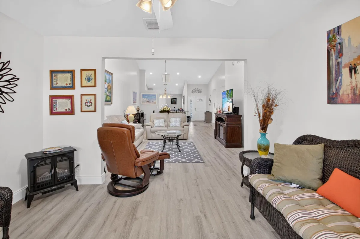 Residence photo 25