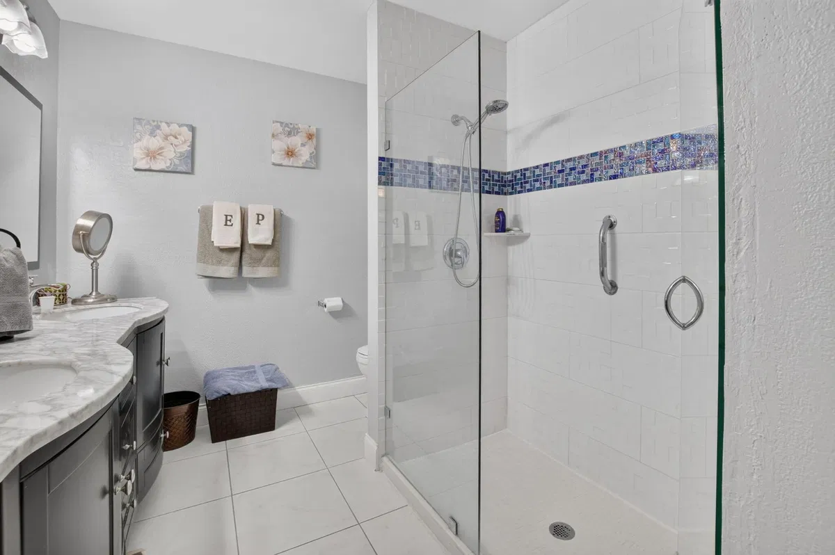 Residence photo 31