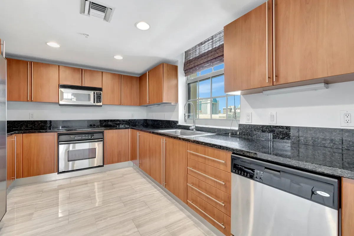 610 Clematis Unit 524 photo 16