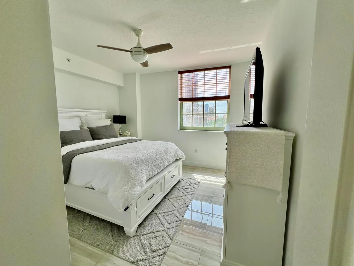 610 Clematis Unit 524 photo 28