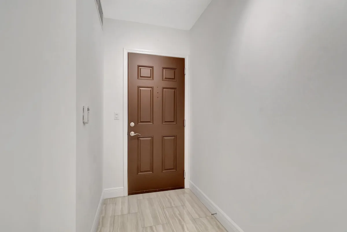 610 Clematis Unit 524 photo 31
