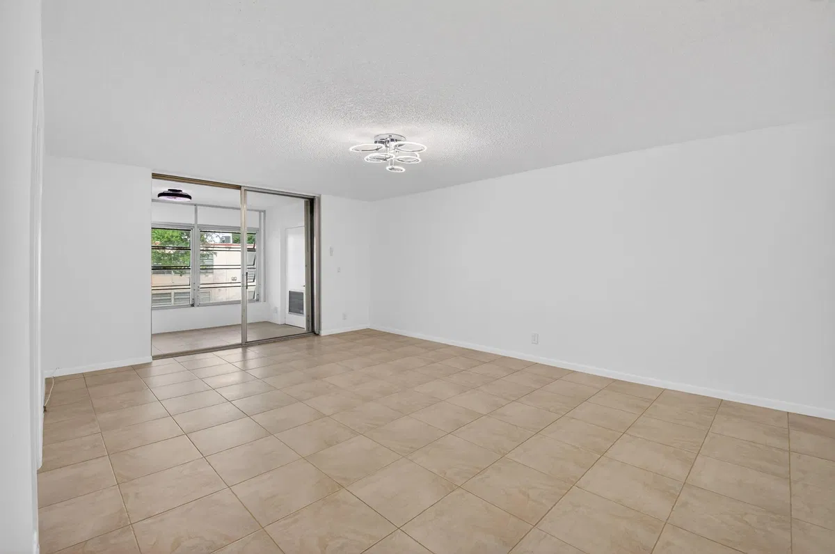 Unit 207 photo 19