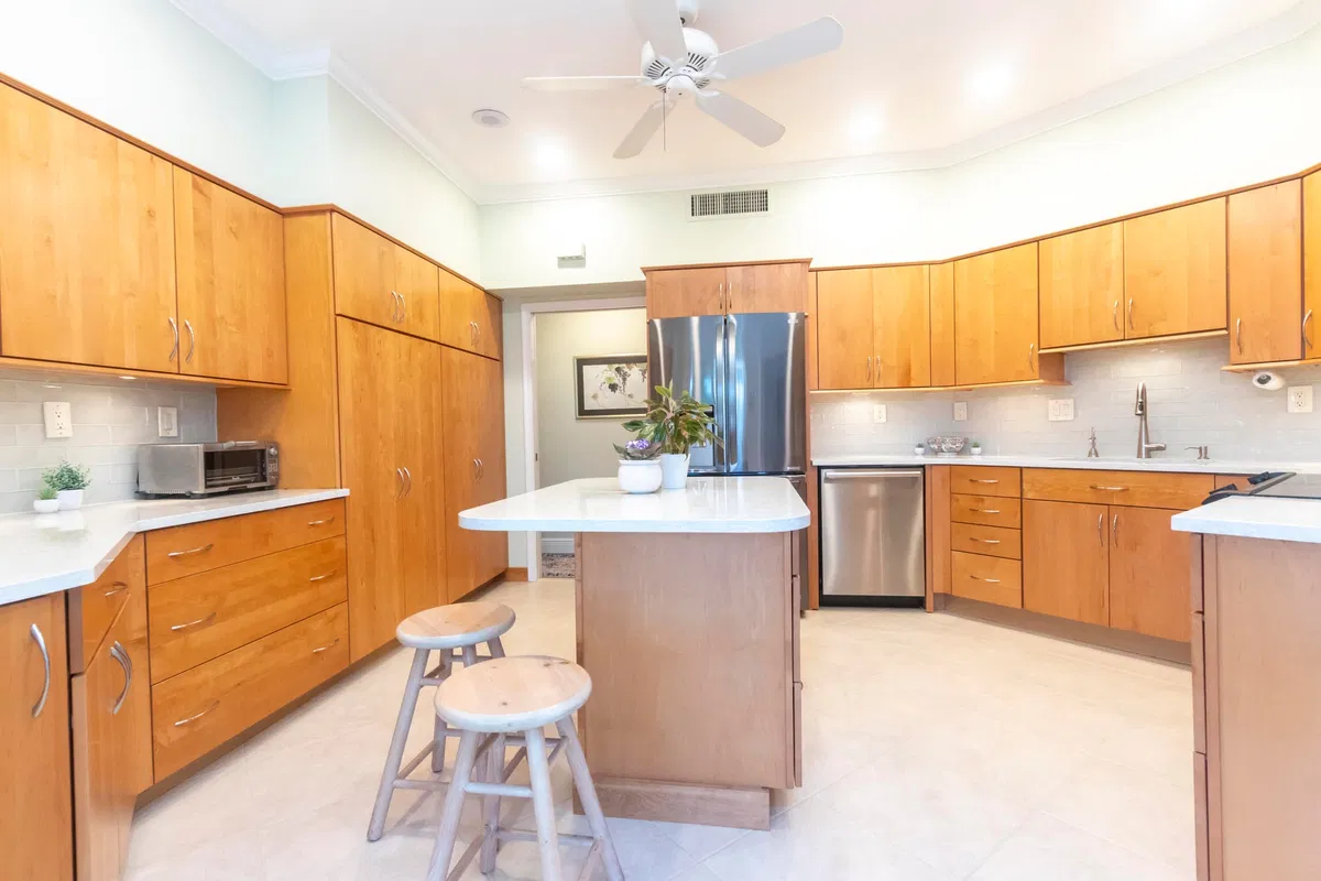 Unit 14 photo 13