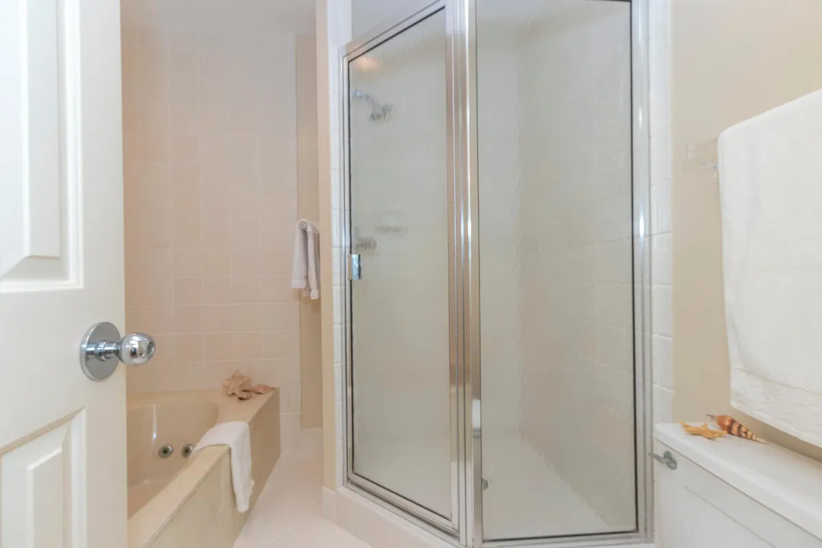 Unit 14 photo 22