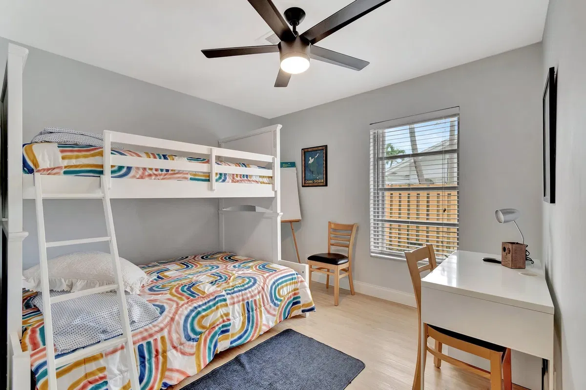 Residence photo 25