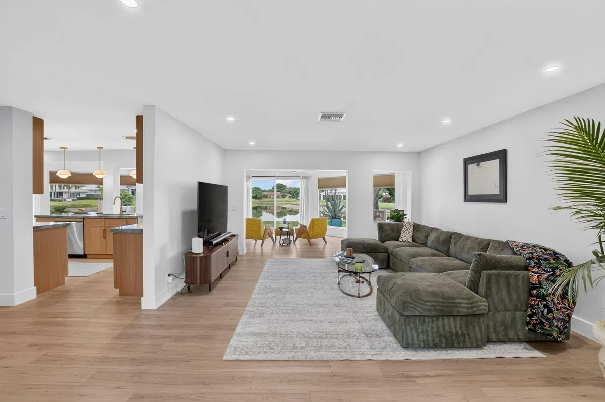 Residence photo 4