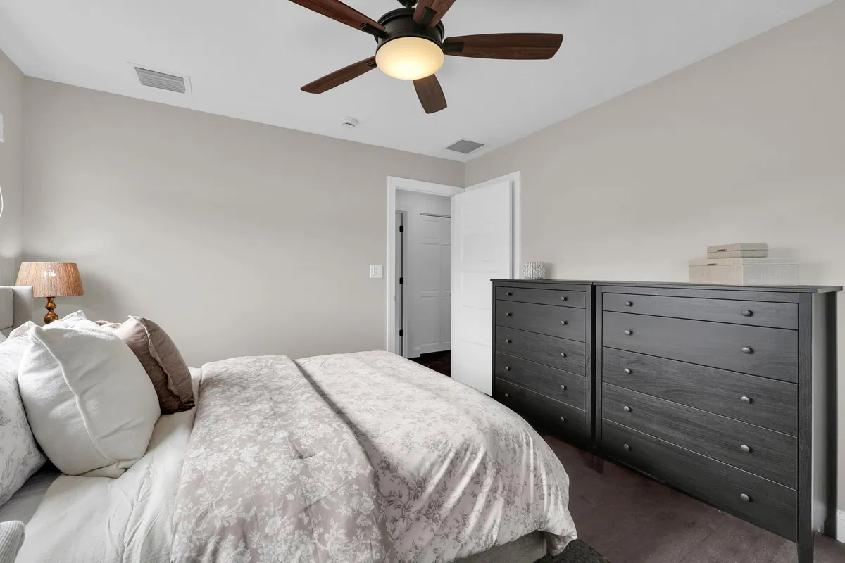 Residence photo 25