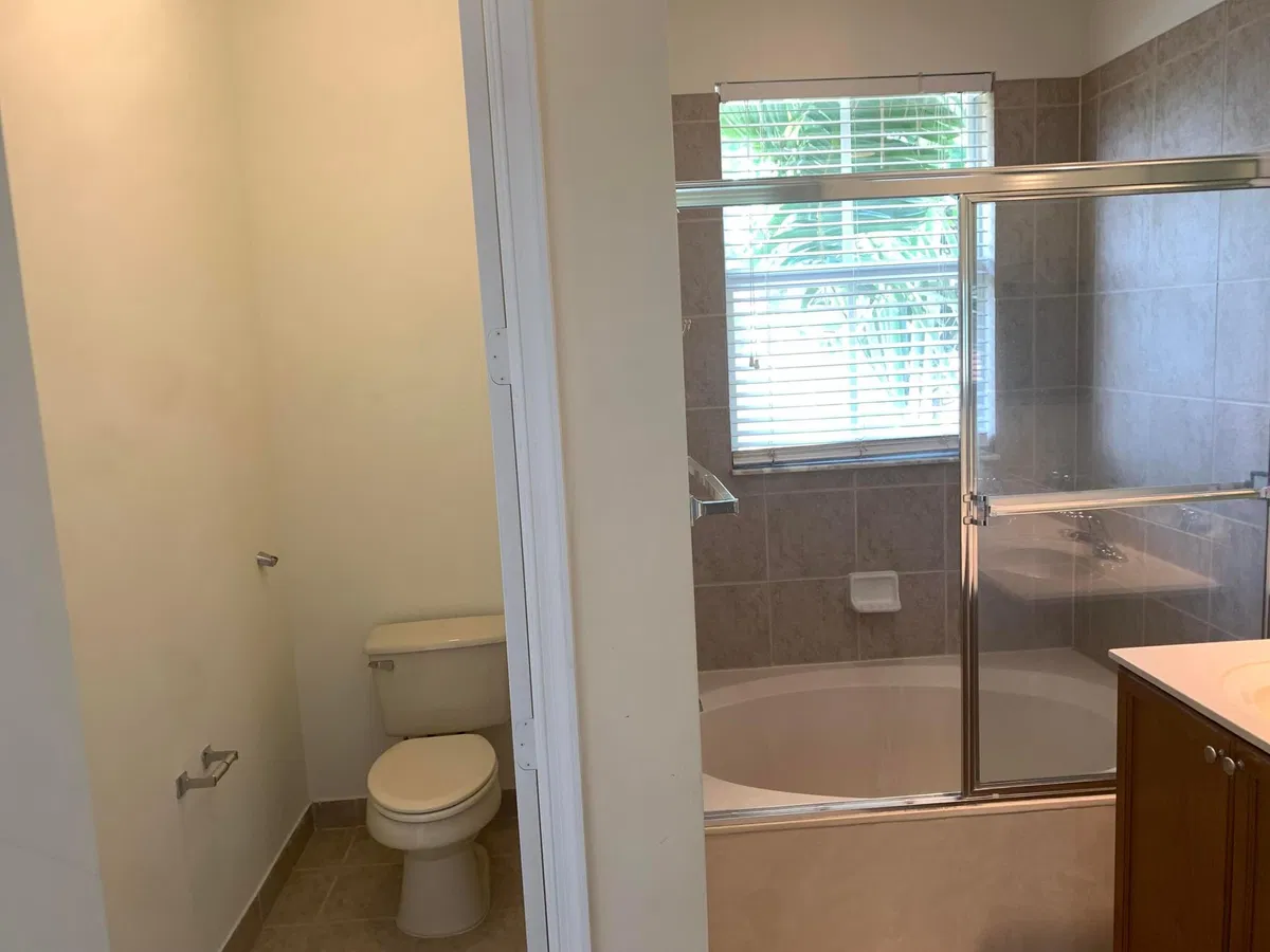 Unit 101 photo 40