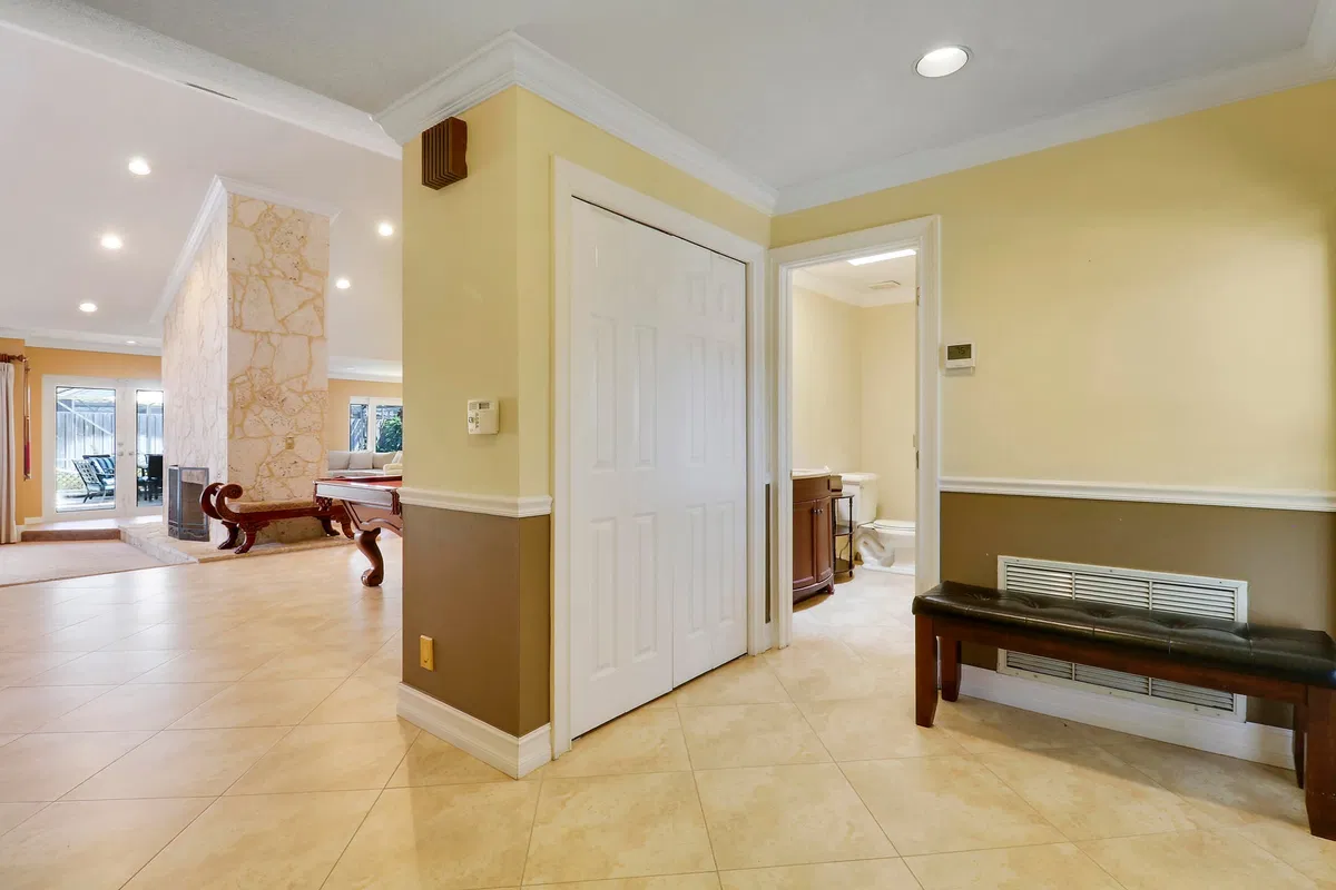 Residence photo 43