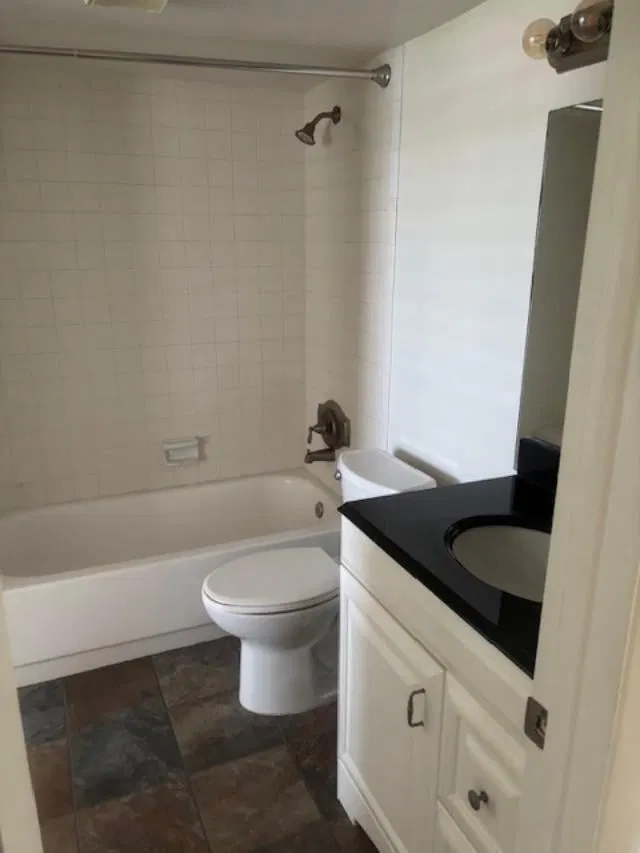 Unit 223 photo 10