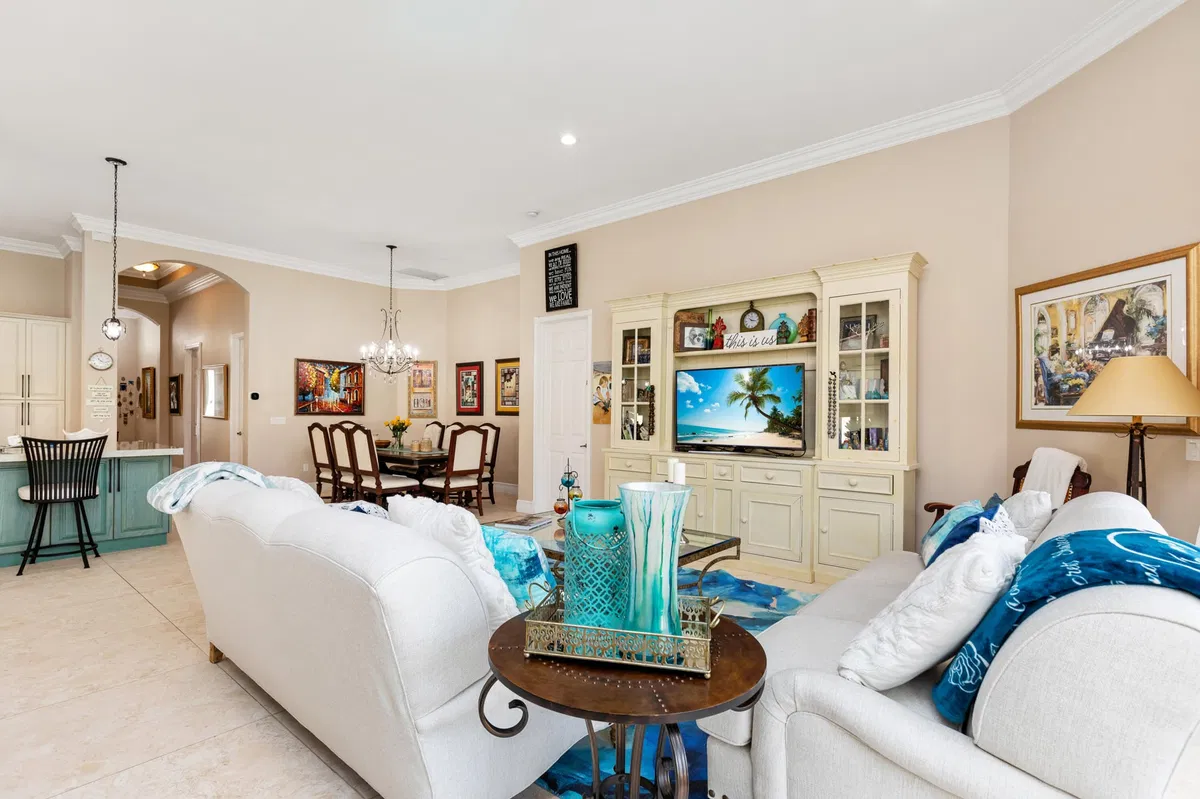 Residence photo 16