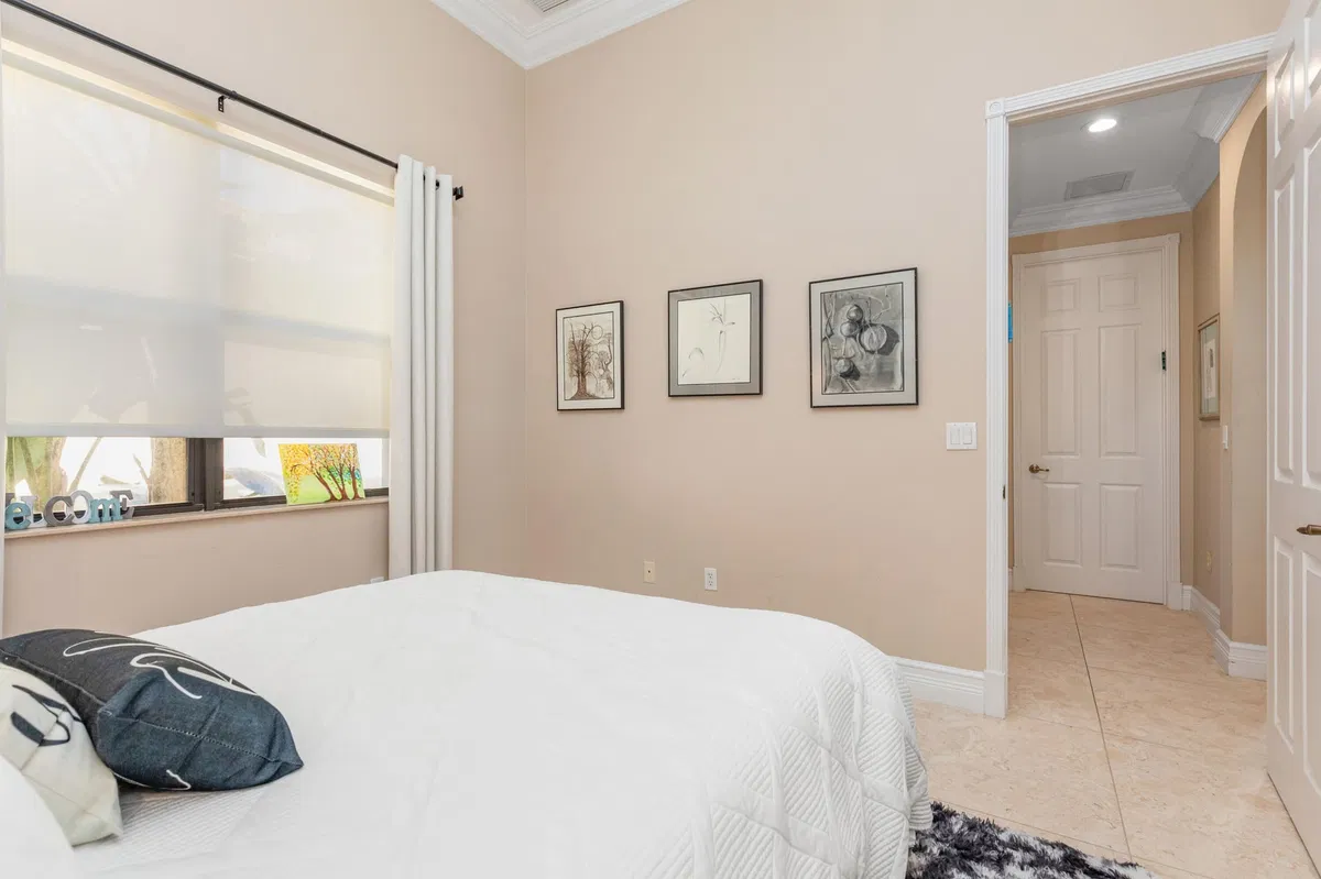 Residence photo 31