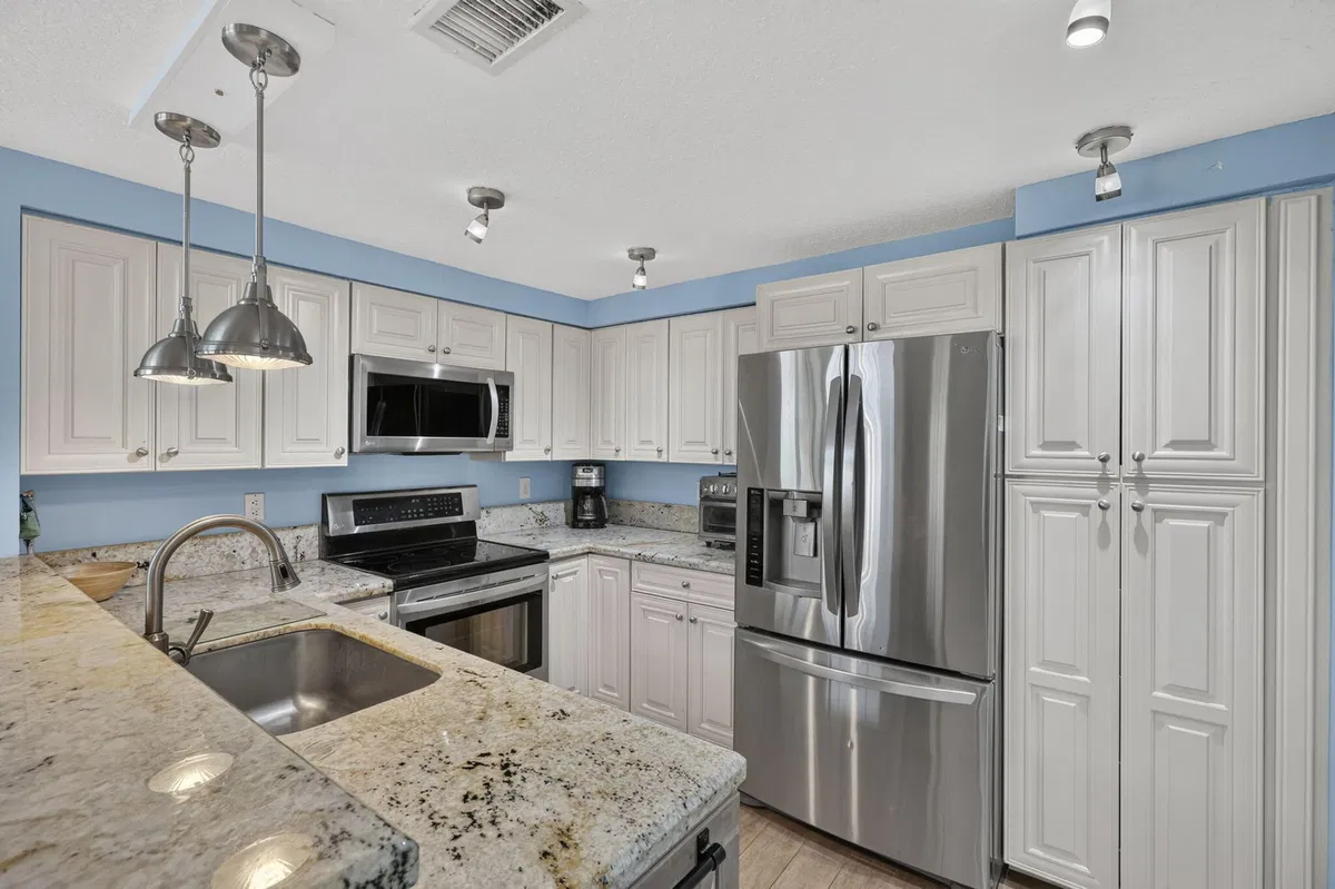 Unit 1209 photo 13