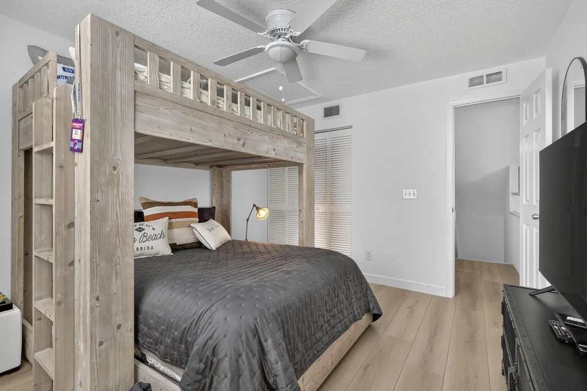  Unit 1209 photo 28