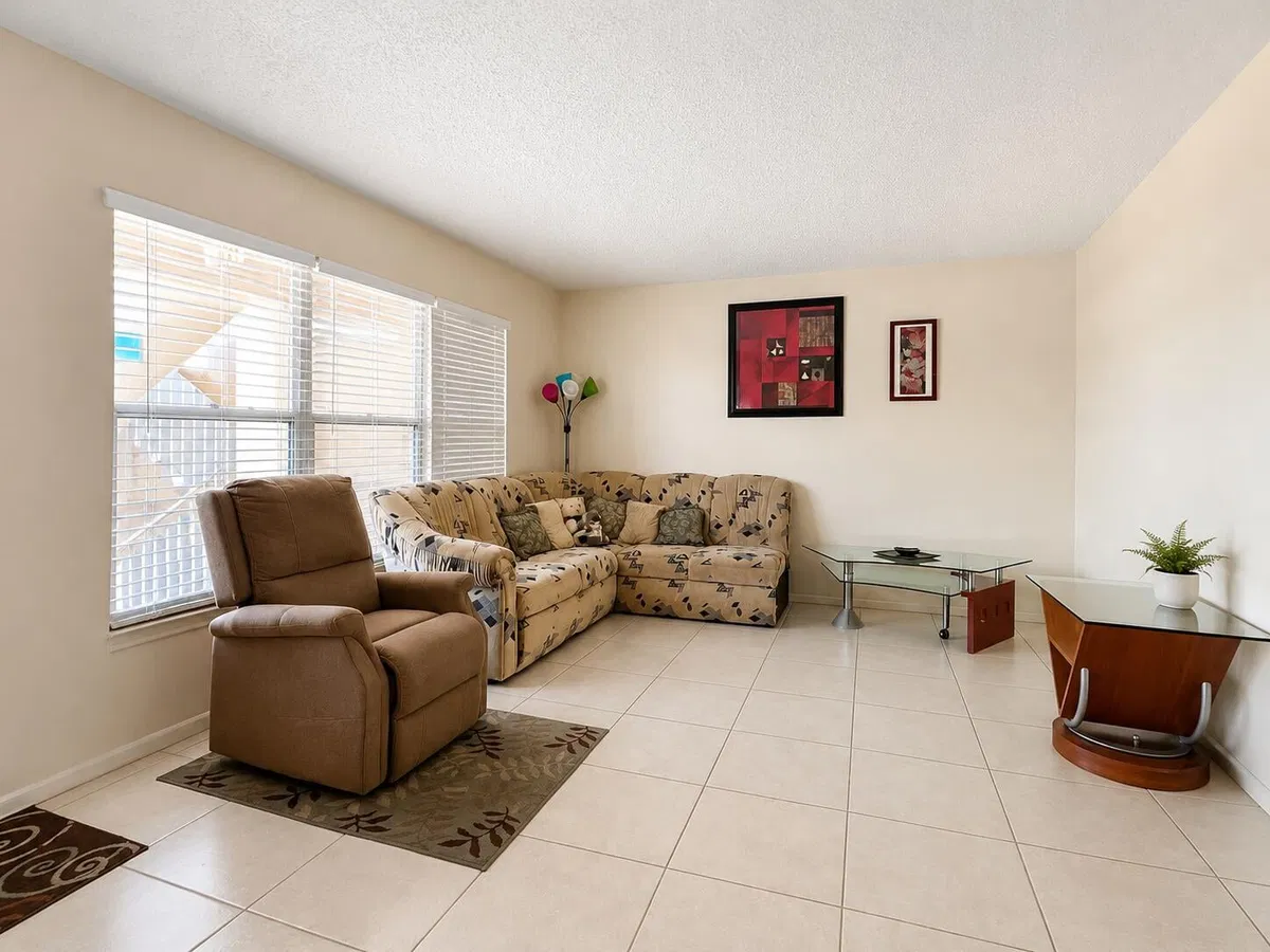 Residence photo 4