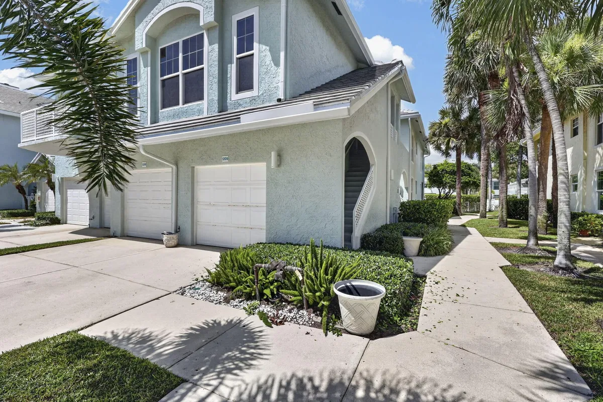 Unit 1209 photo 4