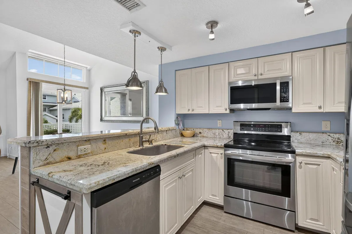 Unit 1209 photo 19