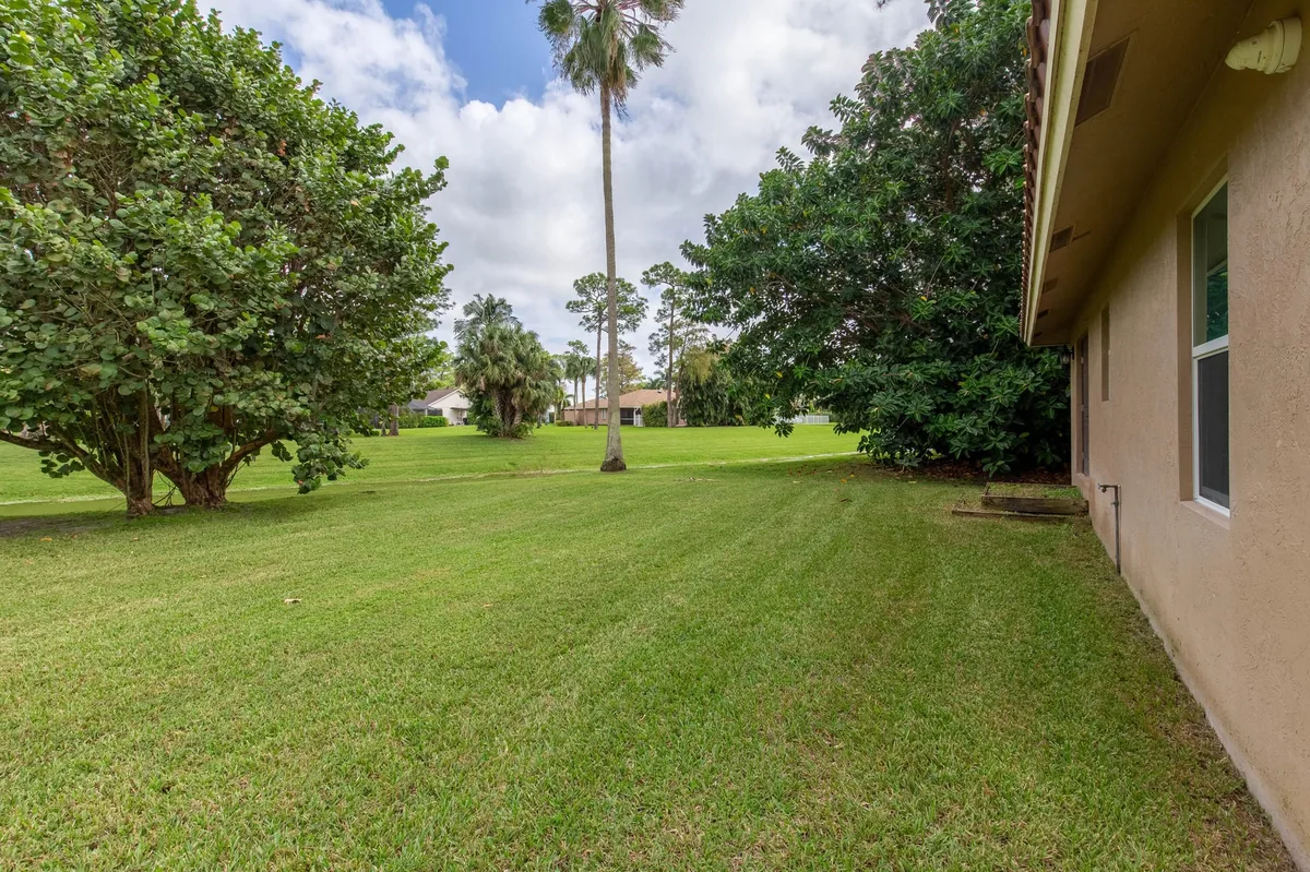 Residence photo 16