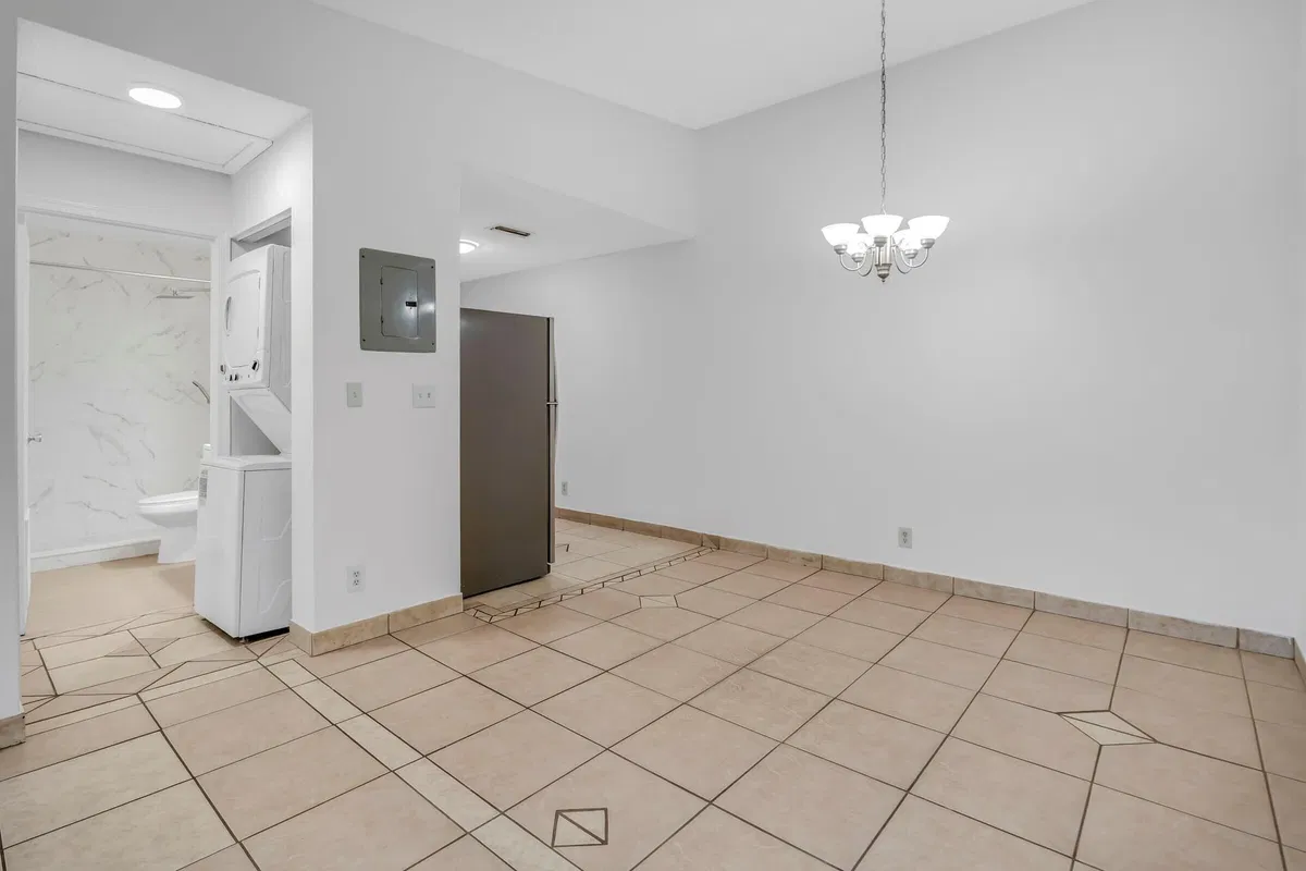 Unit C photo 4