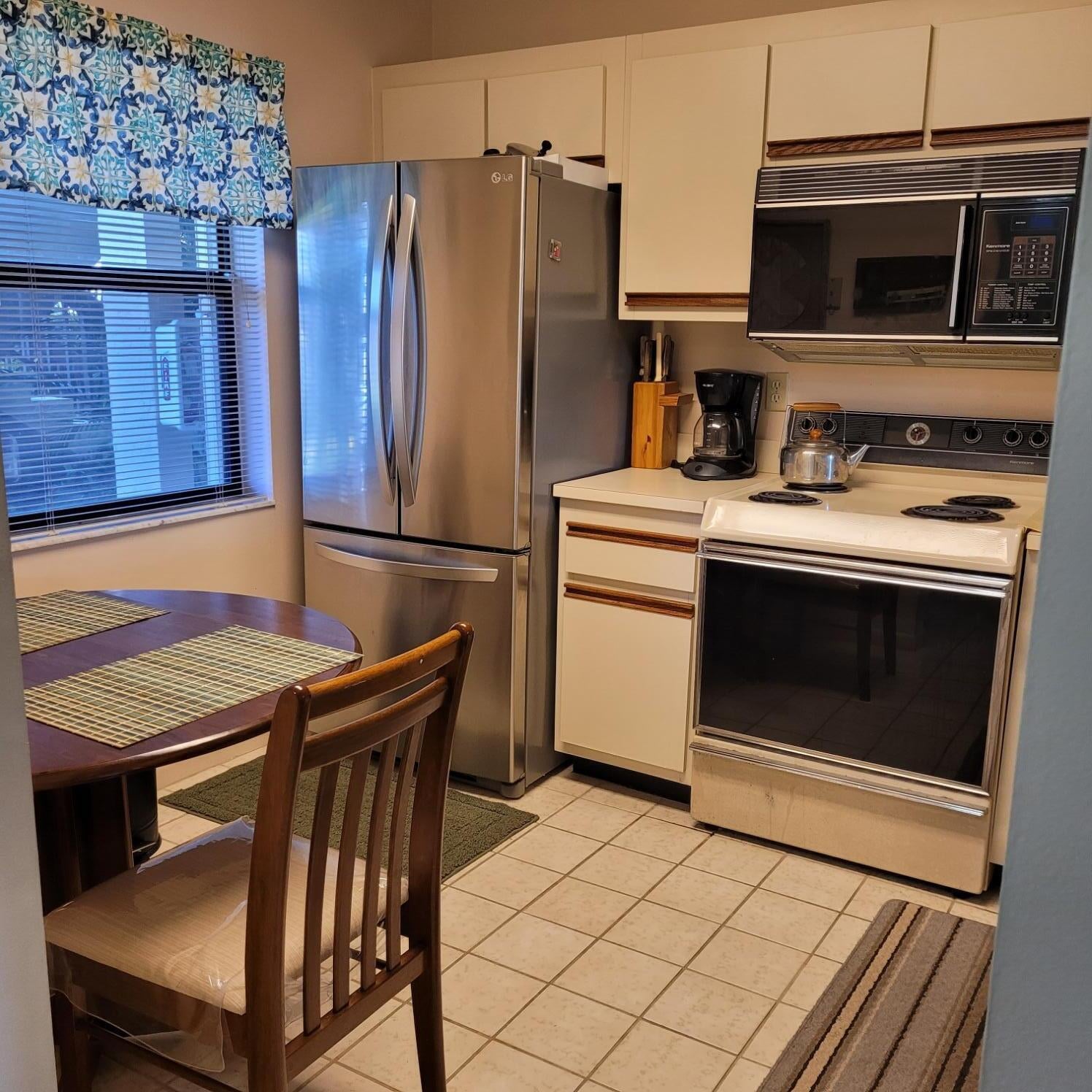 Unit 106 photo 4