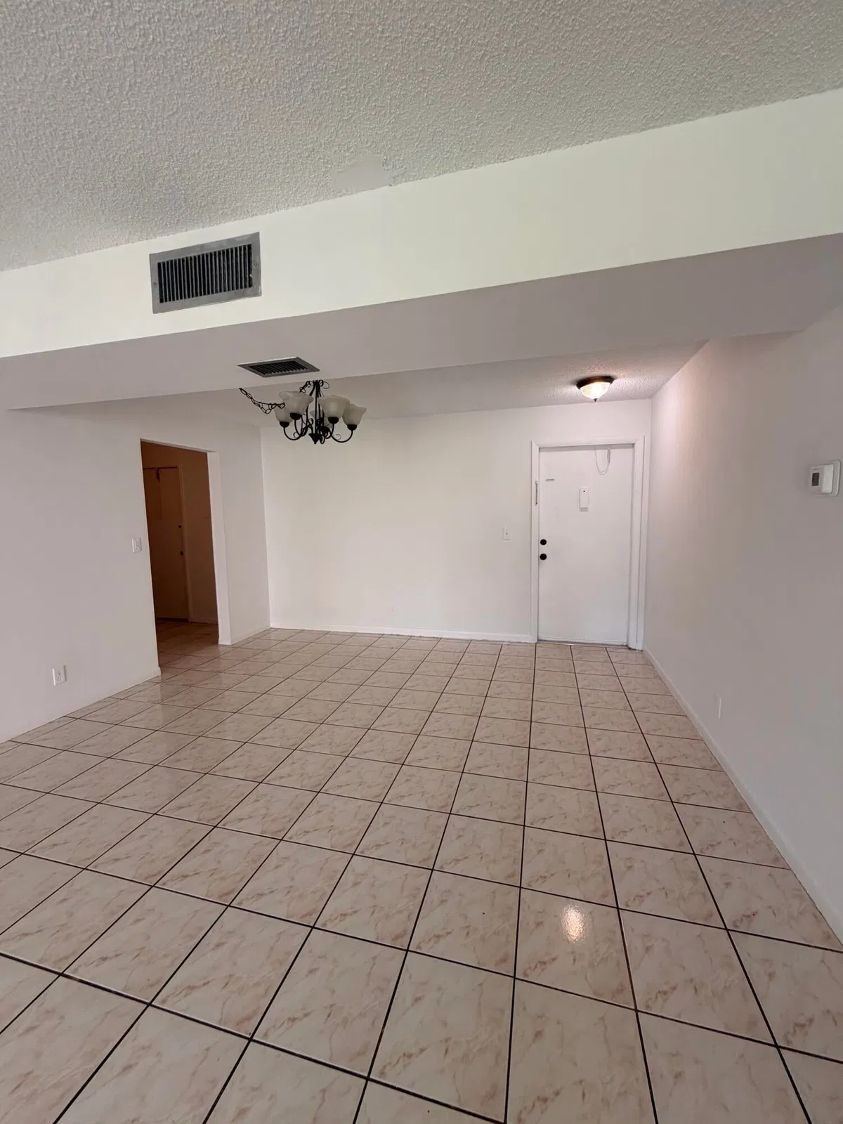 Unit 0110 photo 7