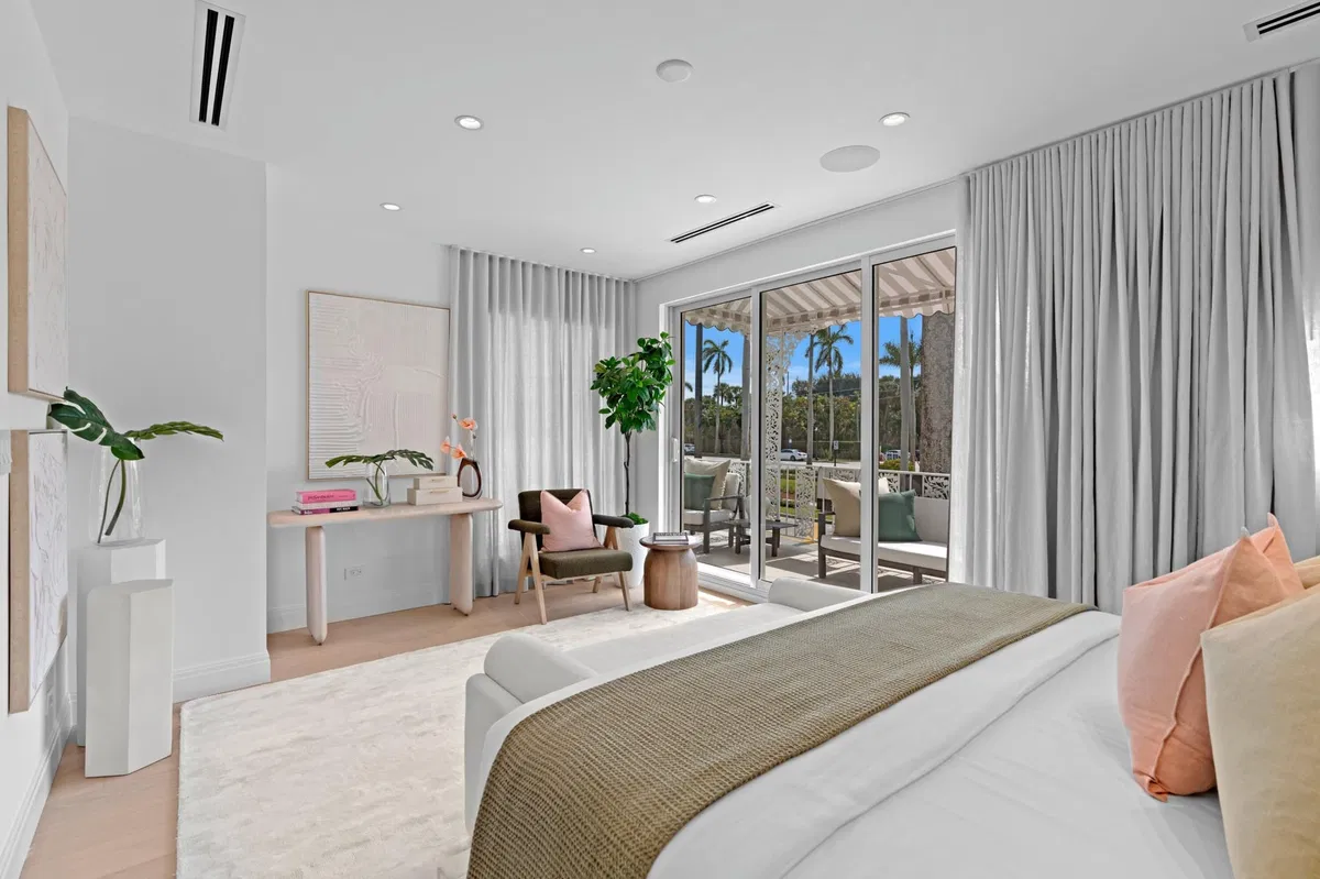 In-Town Palm Beach Unit 2nd floor photo 16