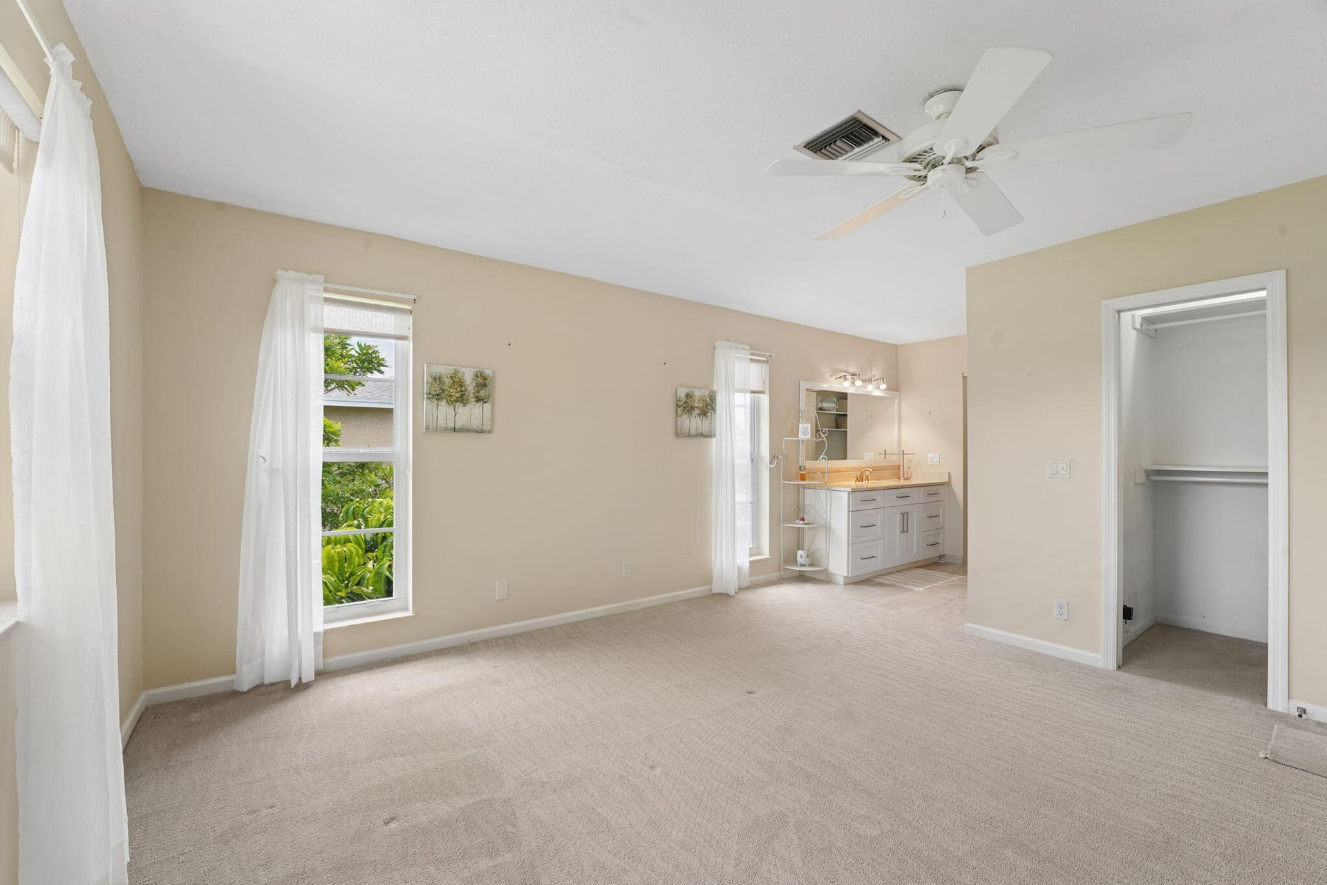 Unit 204 photo 13