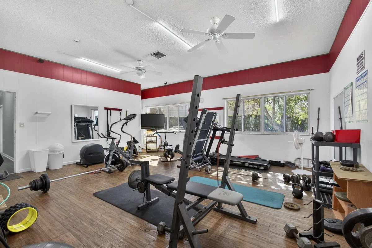 Unit 421 photo 46