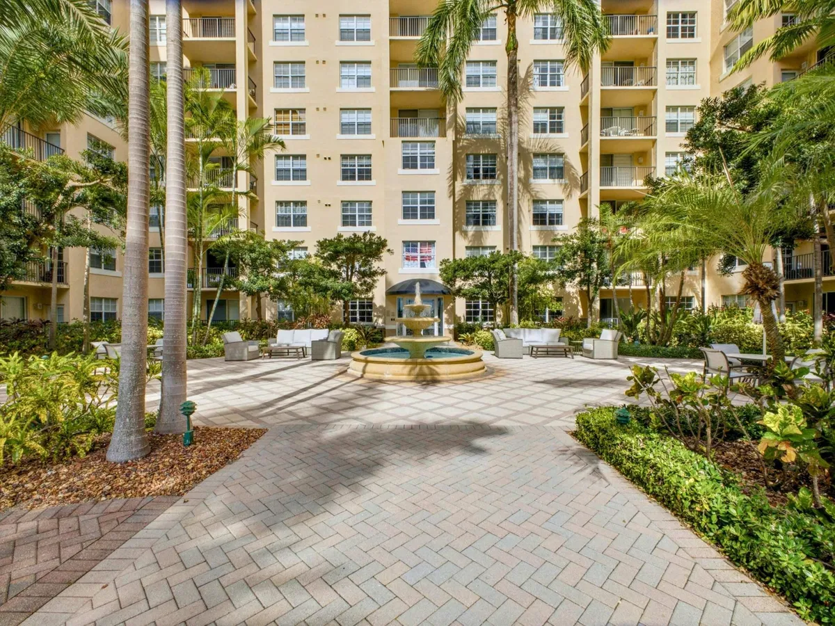 Flagler Pointe Unit 419 photo 31