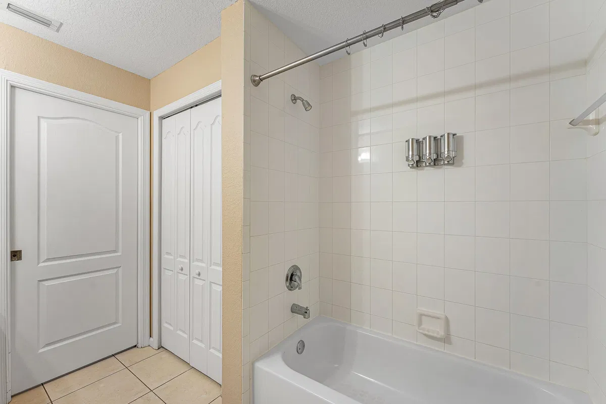  Residence photo 16