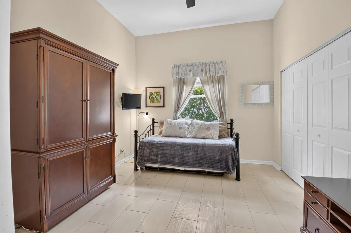 Residence photo 34