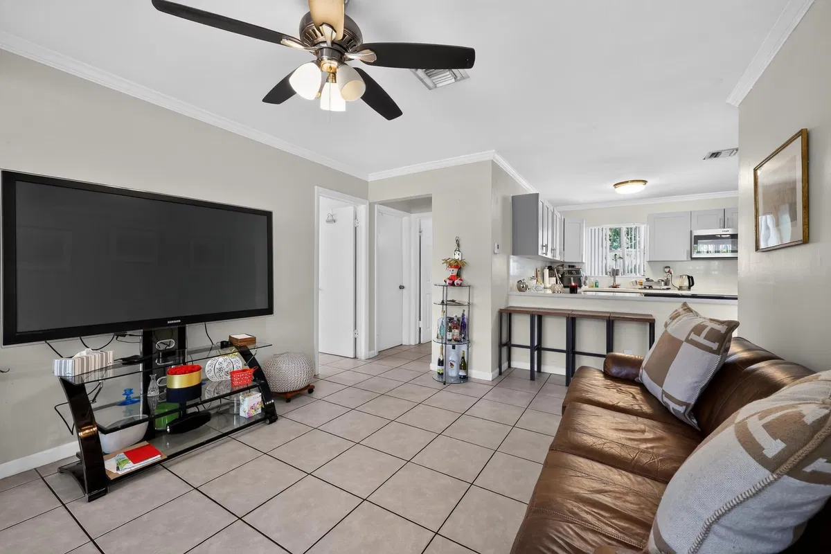  Residence photo 7
