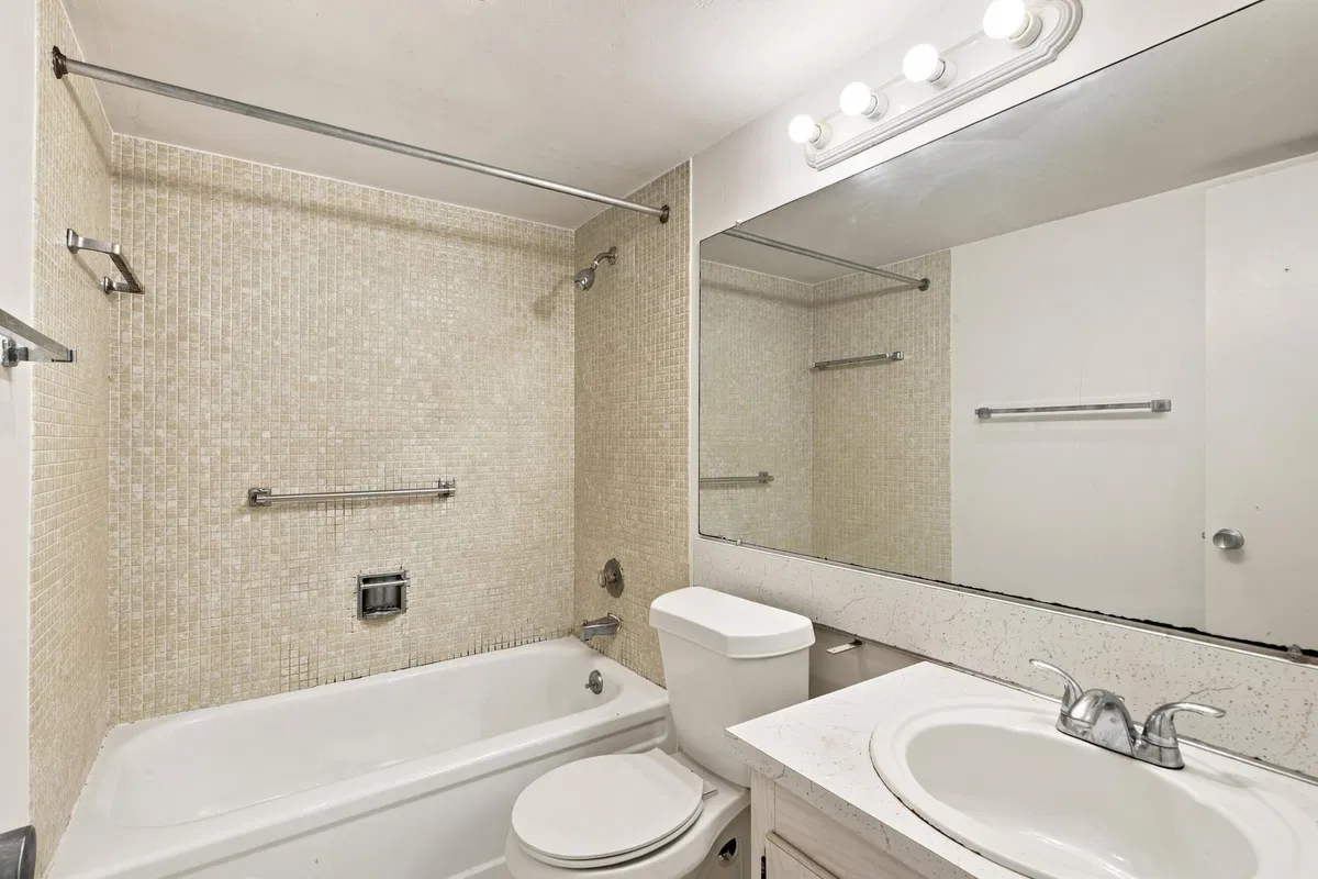  Residence photo 16