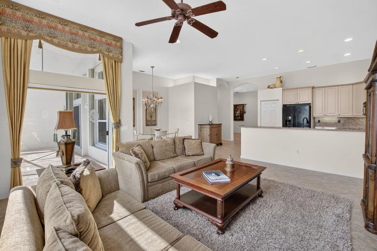 Residence photo 19
