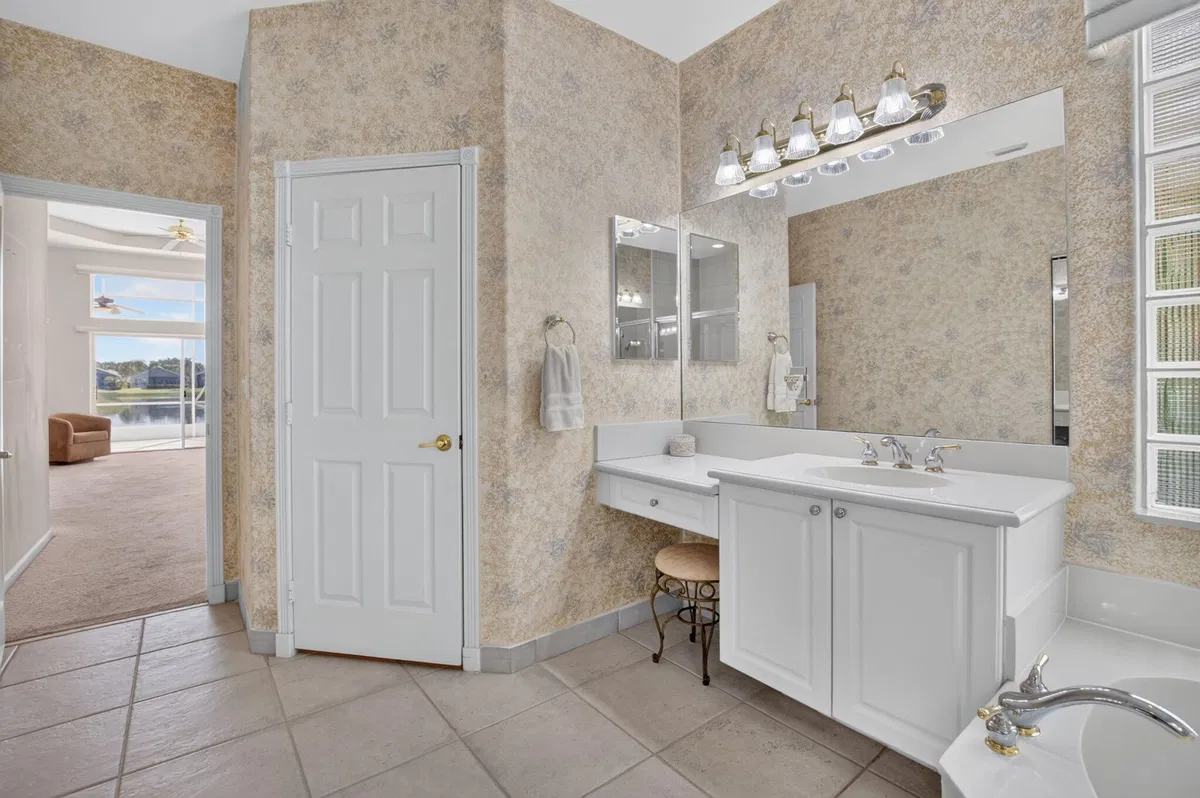Residence photo 25
