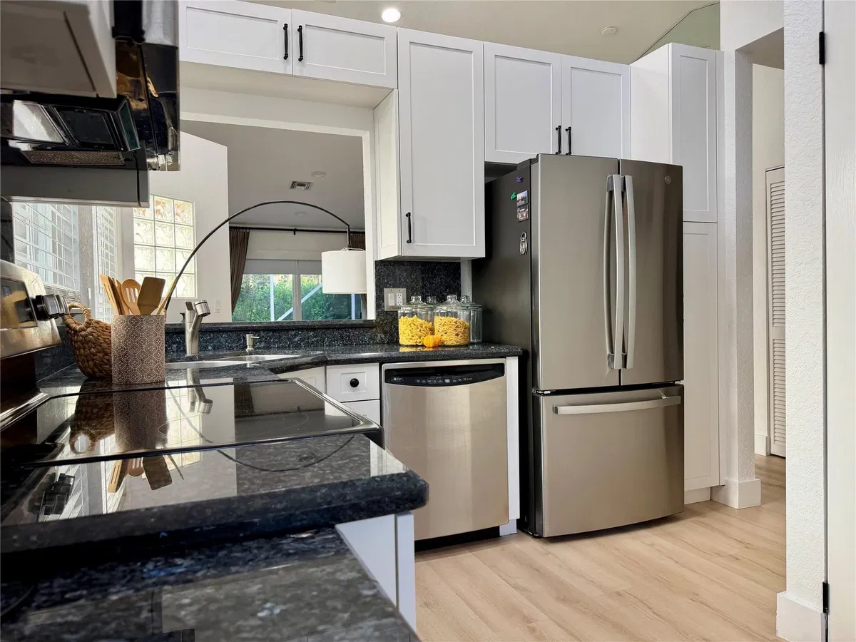 Residence photo 10