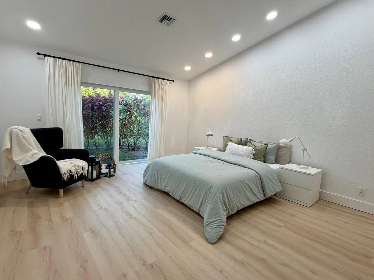 Residence photo 16