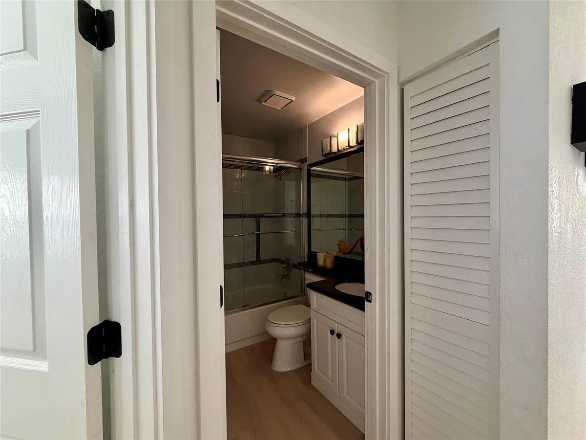 Residence photo 22