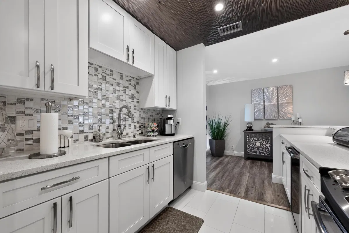 Residence photo 19