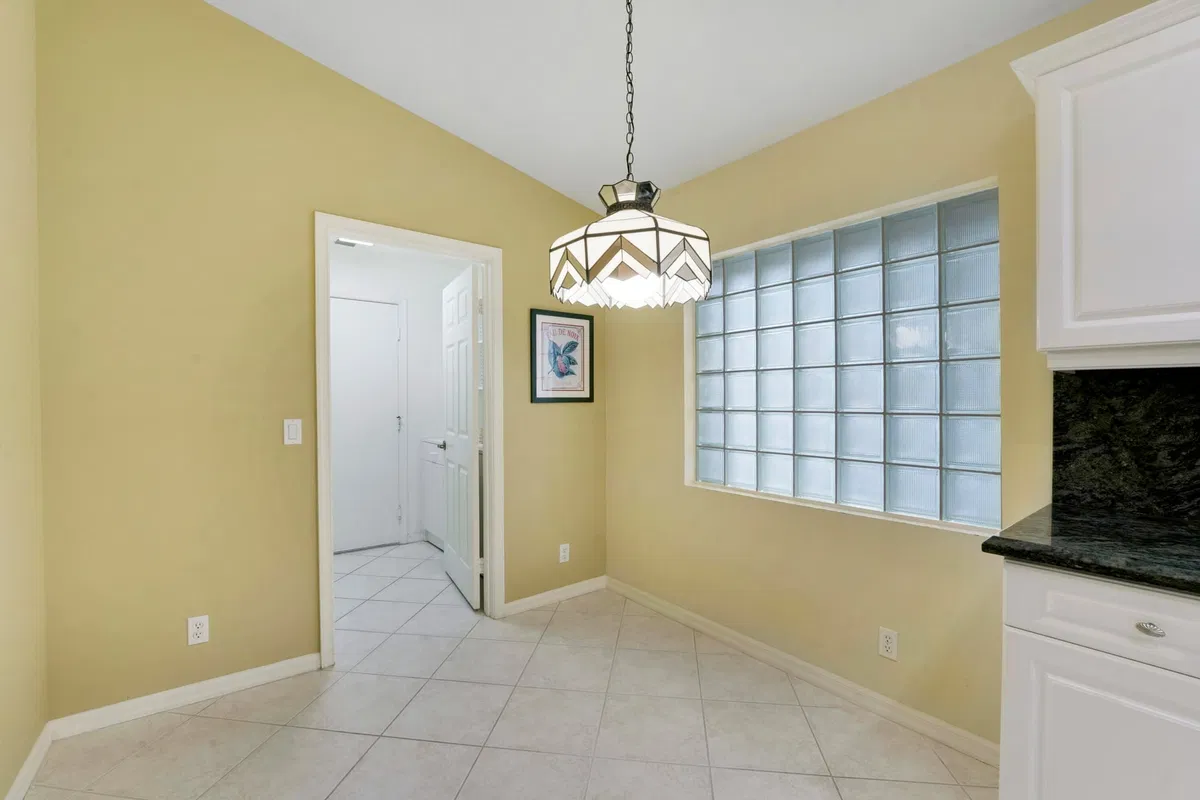 Residence photo 16