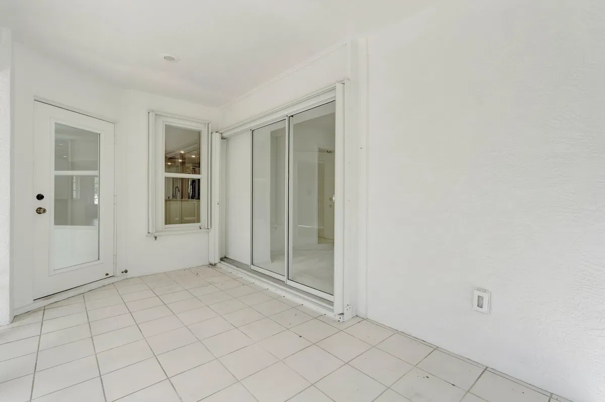 Residence photo 25