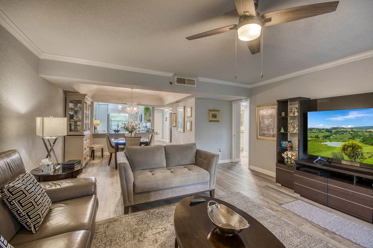  Unit 4508 photo 10