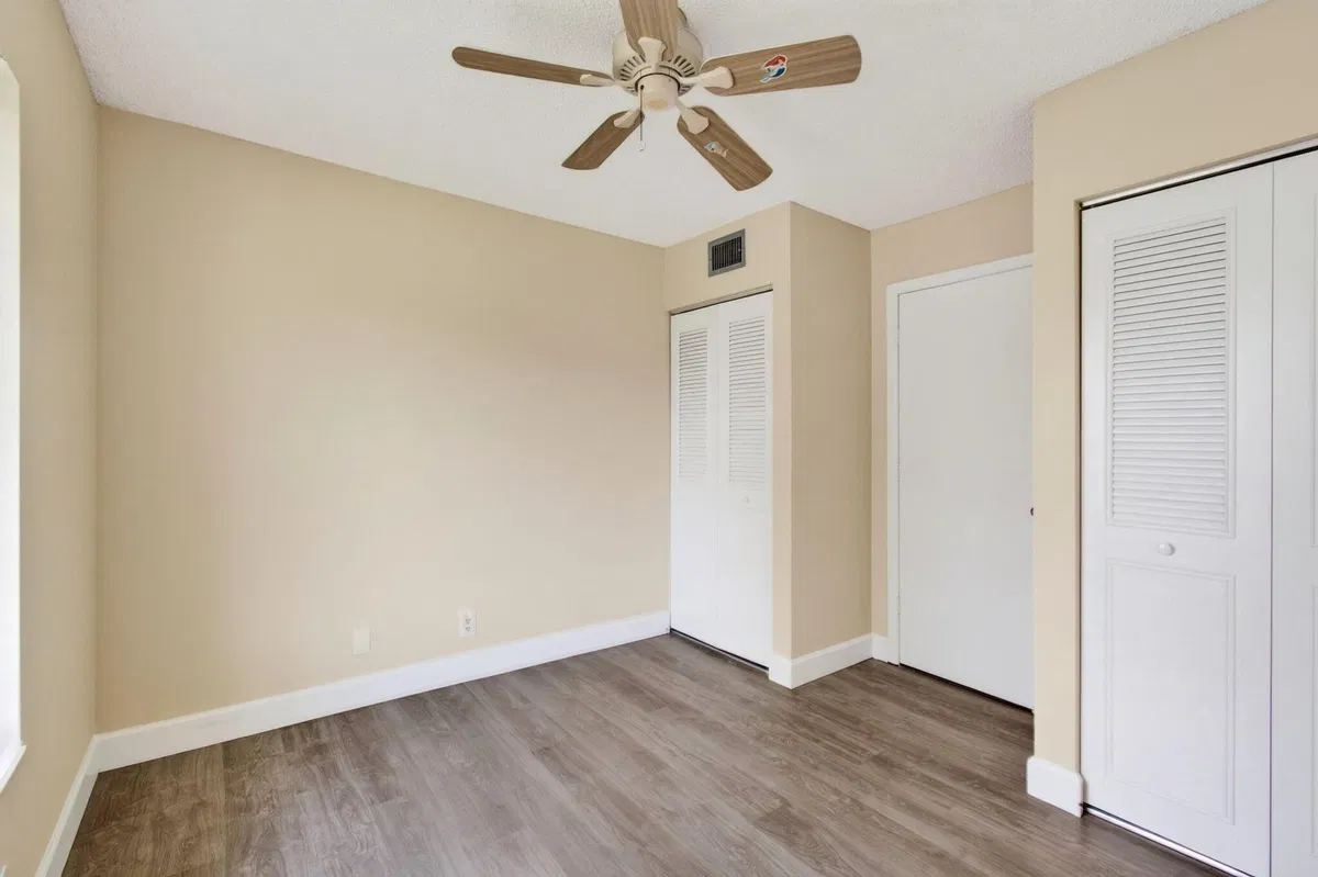  Unit F2 photo 19