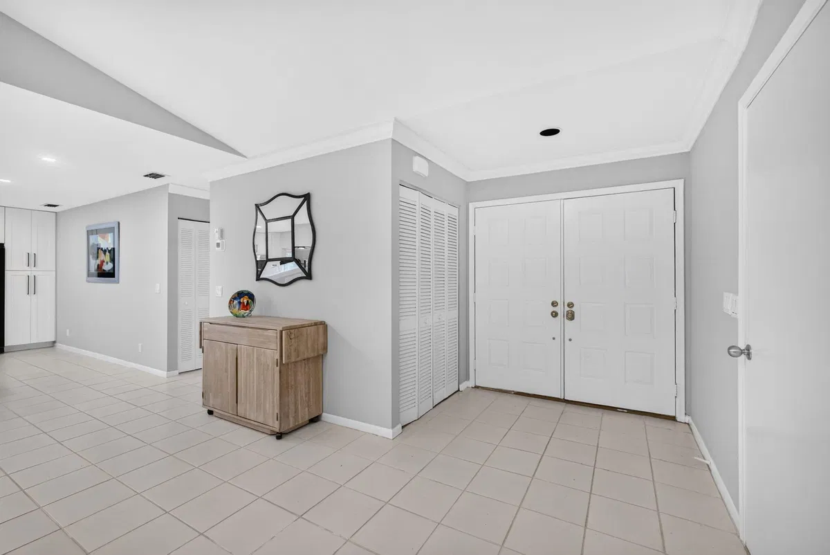 Eastpointe Country Club Residence photo 10