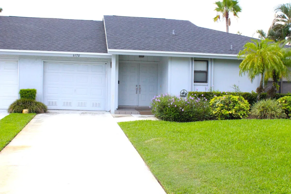 Eastpointe Country Club Residence photo 28