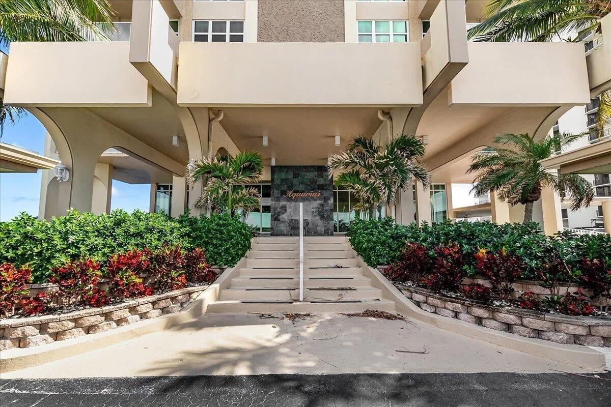 Singer Island Unit 706 photo 4