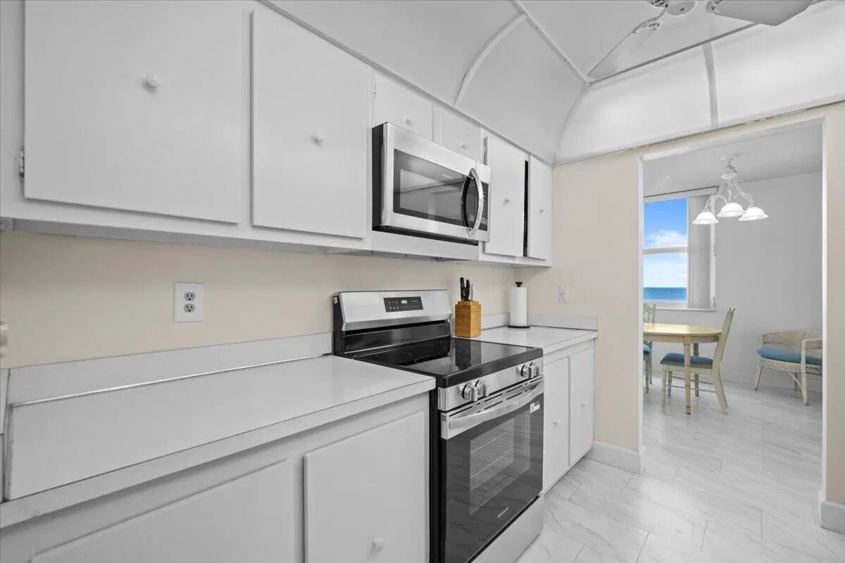 Singer Island Unit 706 photo 7