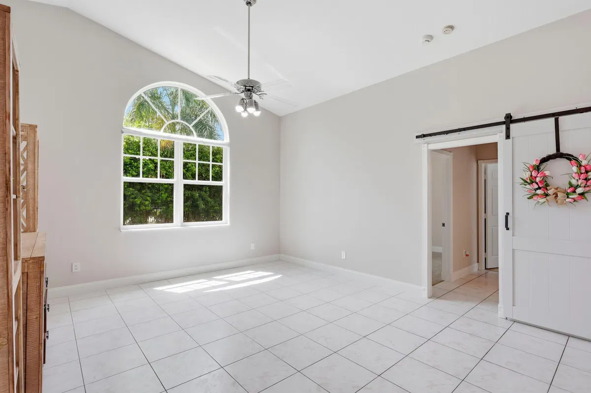 Residence photo 19