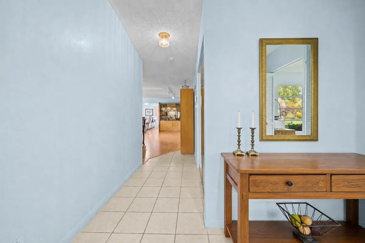 Residence photo 4