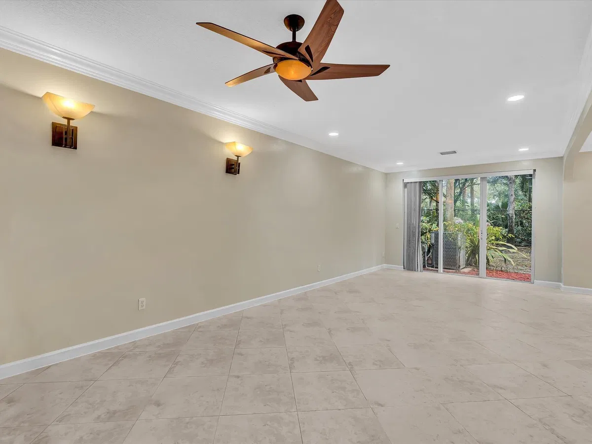 Residence photo 19